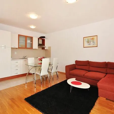 Beverly 1 Apartamento *